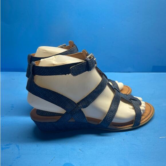 B.O.C. Born Concepts Blue Strappy Flat Slingback Sandals 7 M Casual Comfort - Picture 3 of 10